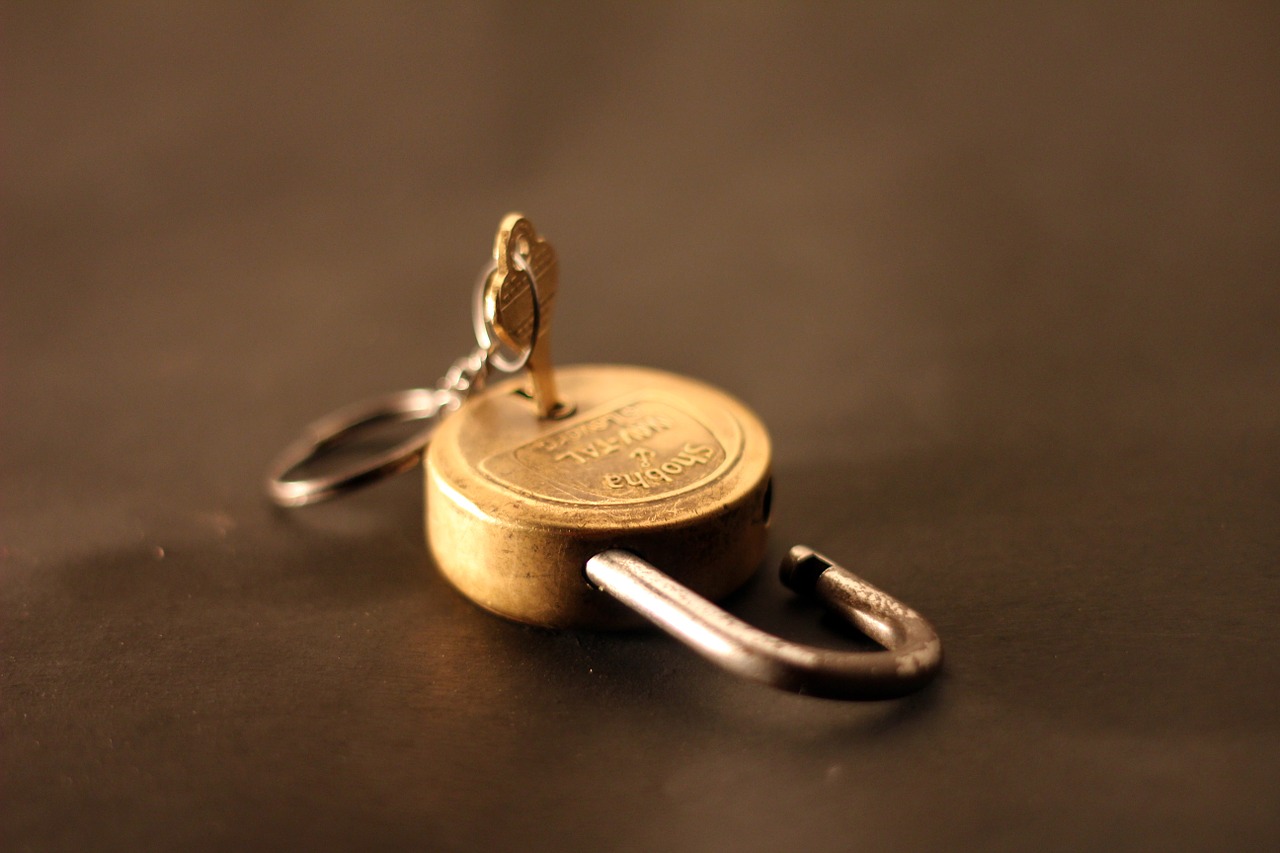 Pad lock